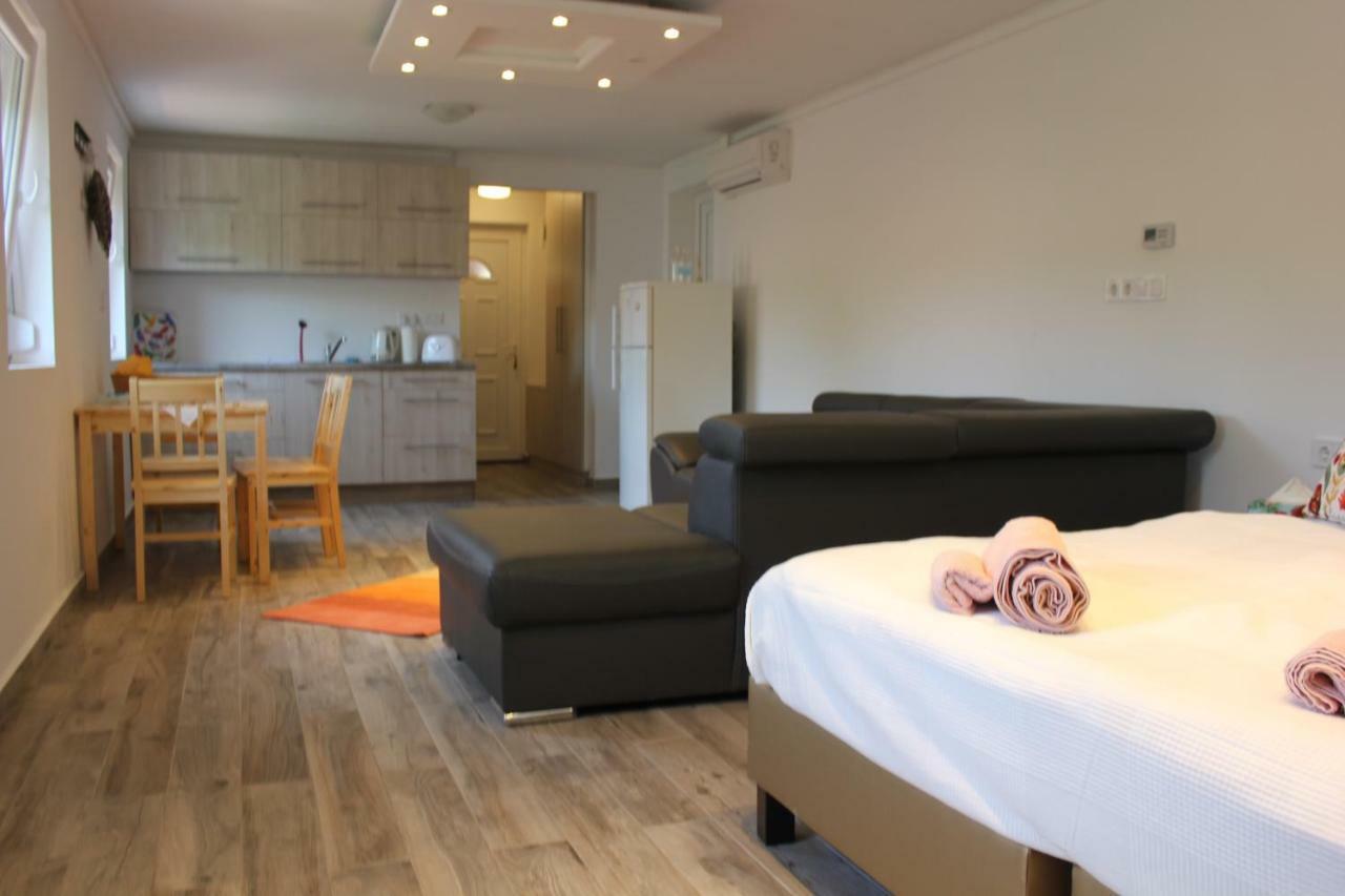 Magnolia Apartman Lejlighed Siófok Eksteriør billede