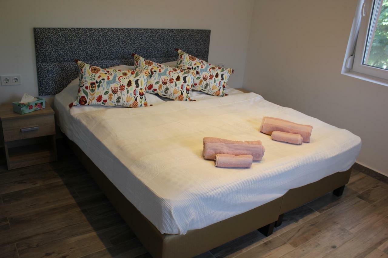 Magnolia Apartman Lejlighed Siófok Eksteriør billede
